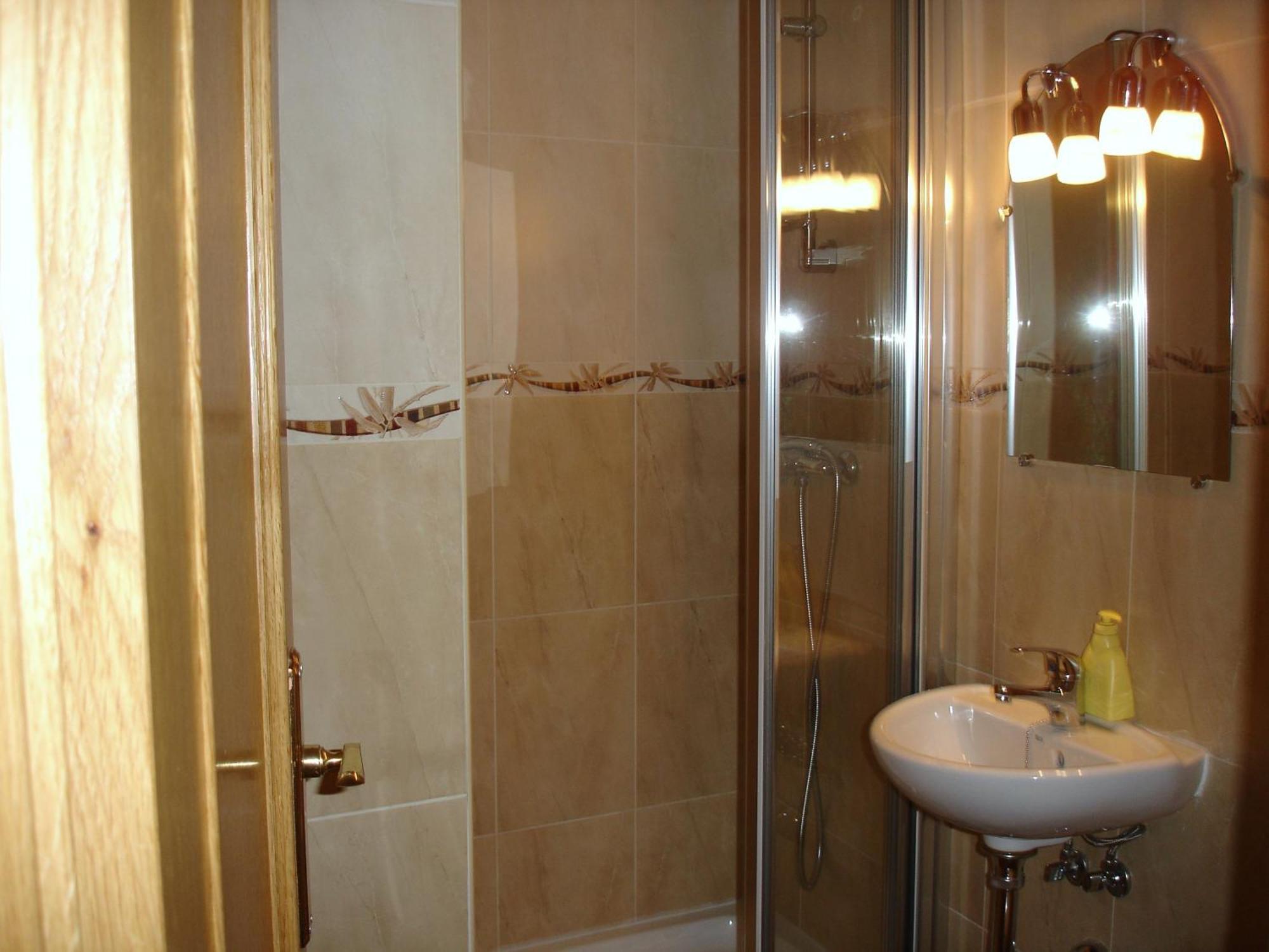 Hostal Puerta Bonita Vista Alegre Madrid Eksteriør billede