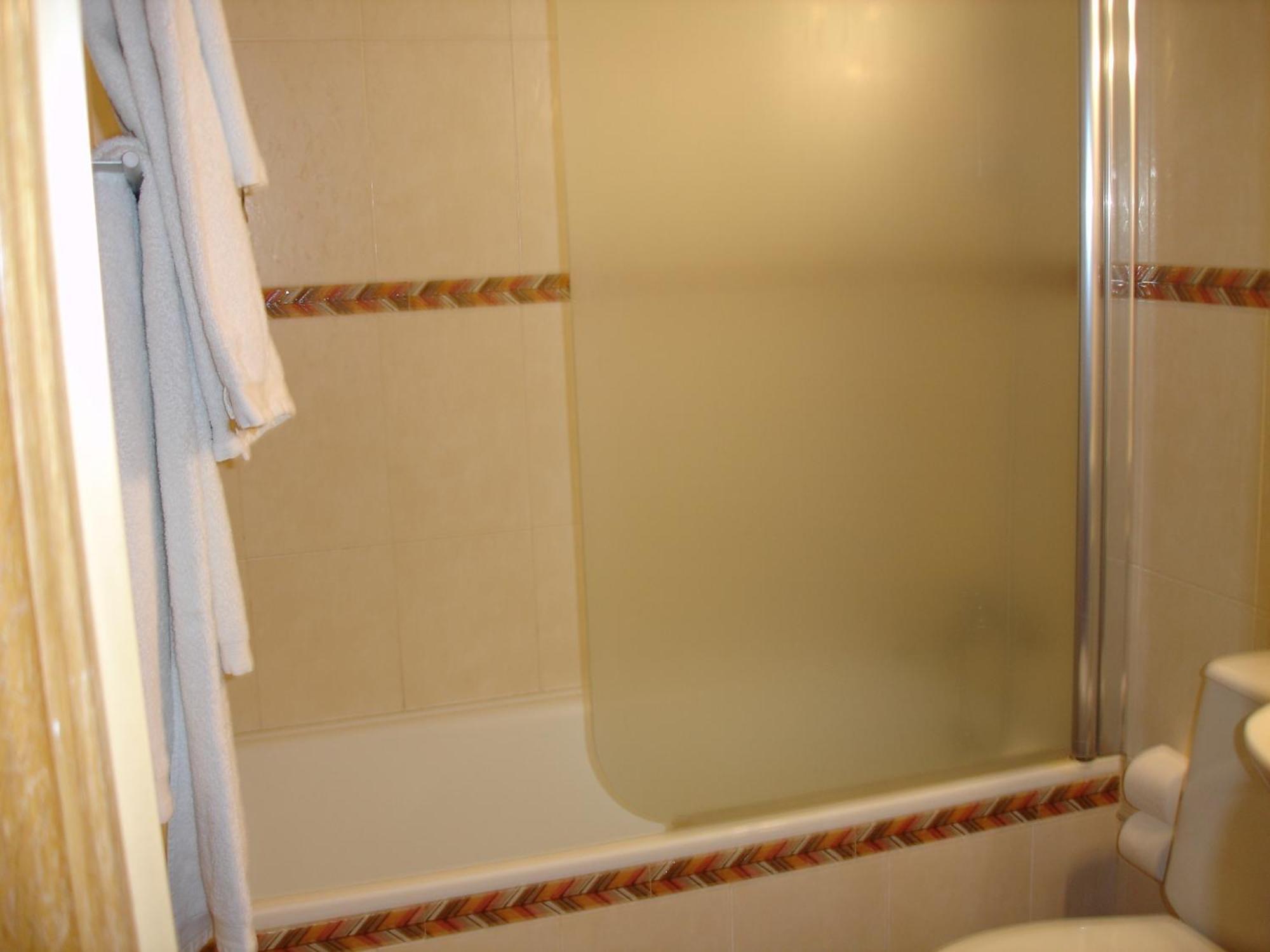 Hostal Puerta Bonita Vista Alegre Madrid Eksteriør billede