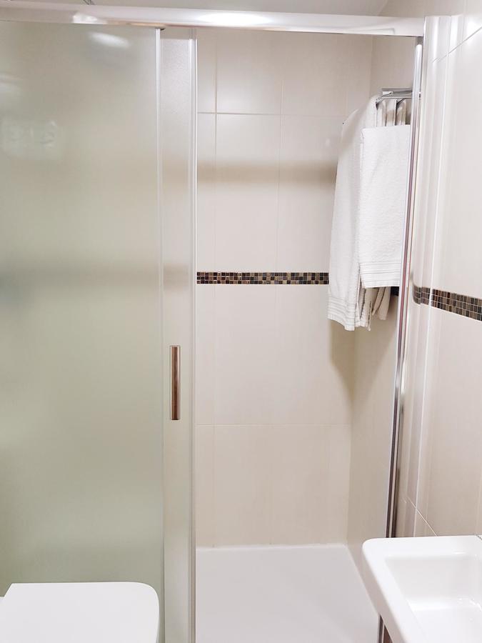 Hostal Puerta Bonita Vista Alegre Madrid Eksteriør billede