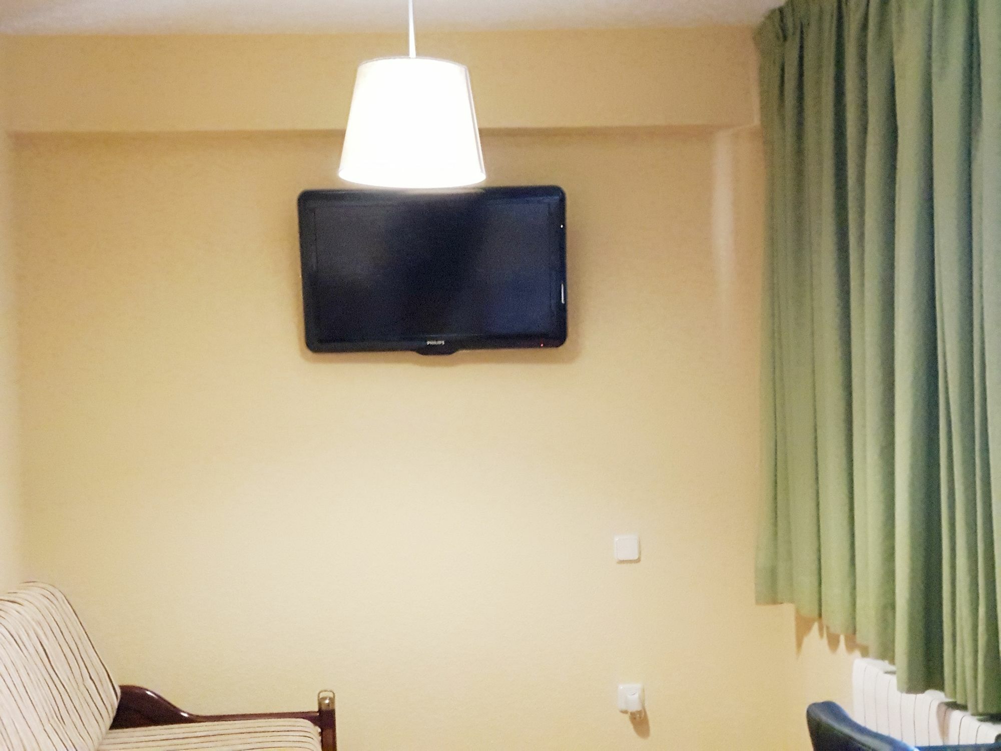 Hostal Puerta Bonita Vista Alegre Madrid Eksteriør billede